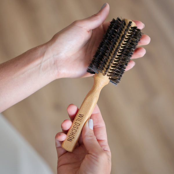 Round brush (5.5cm) with natural boar bristles